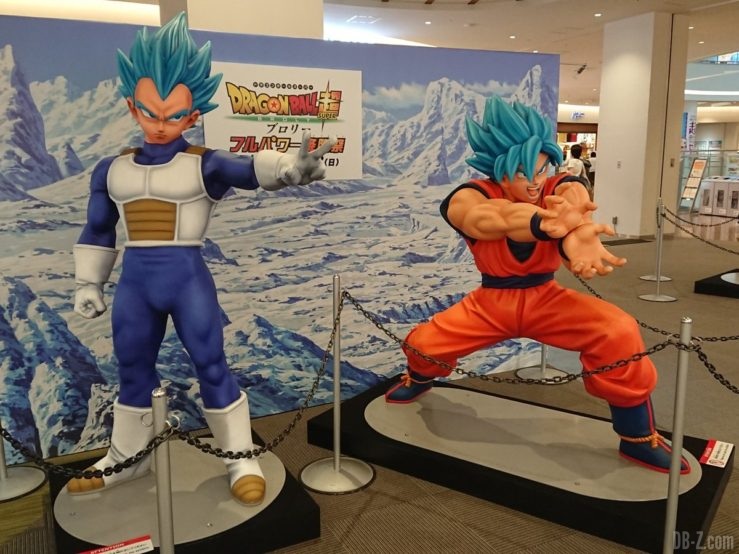 Statues de Vegeta et Goku SSB