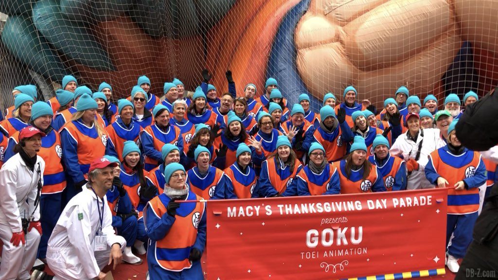 Léquipe du Goku gonflable géant Macys Thanksgiving Parade