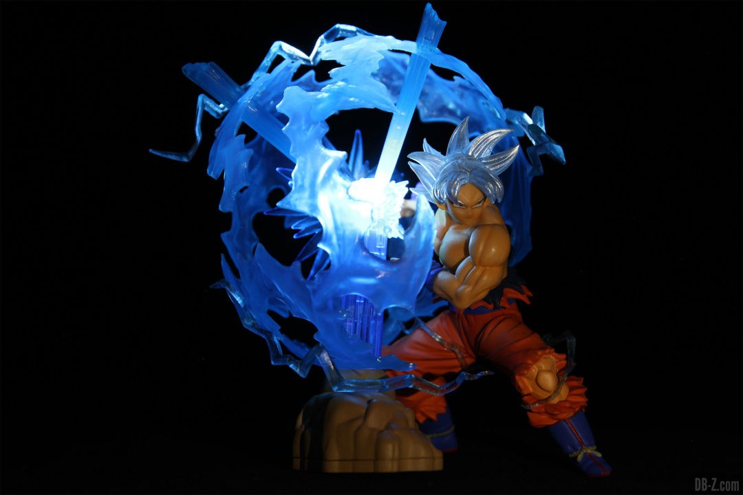 Ultimate-Luminous-HG-Dragon-Ball-01-Goku-Ultra-Instinct-Allume