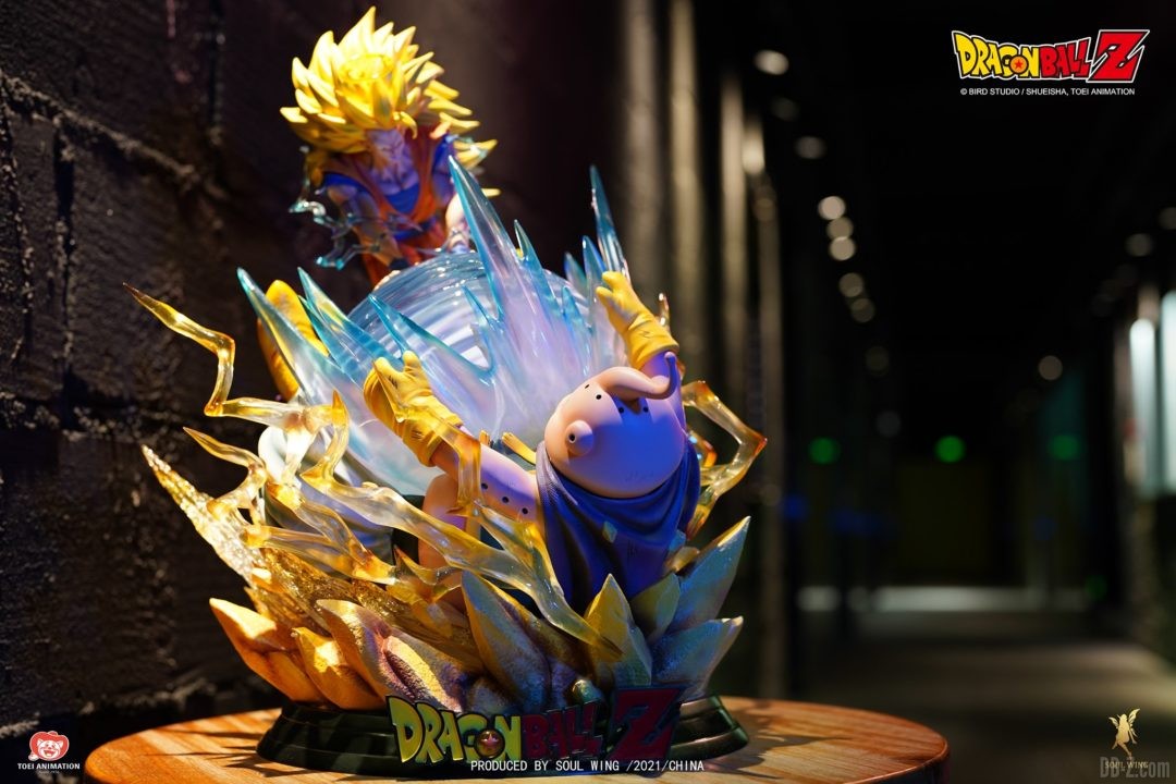 Goku-Super-Saiyan-3-vs-Buu-Soul-Wing-Image-1