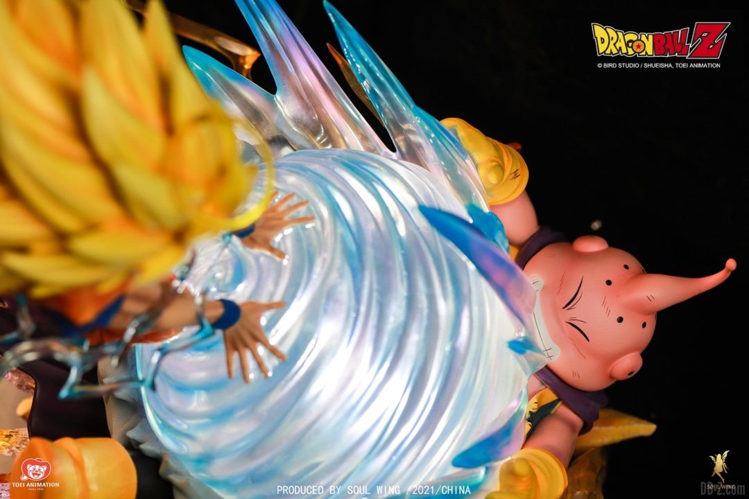 Goku-Super-Saiyan-3-vs-Buu-Soul-Wing-Image-3