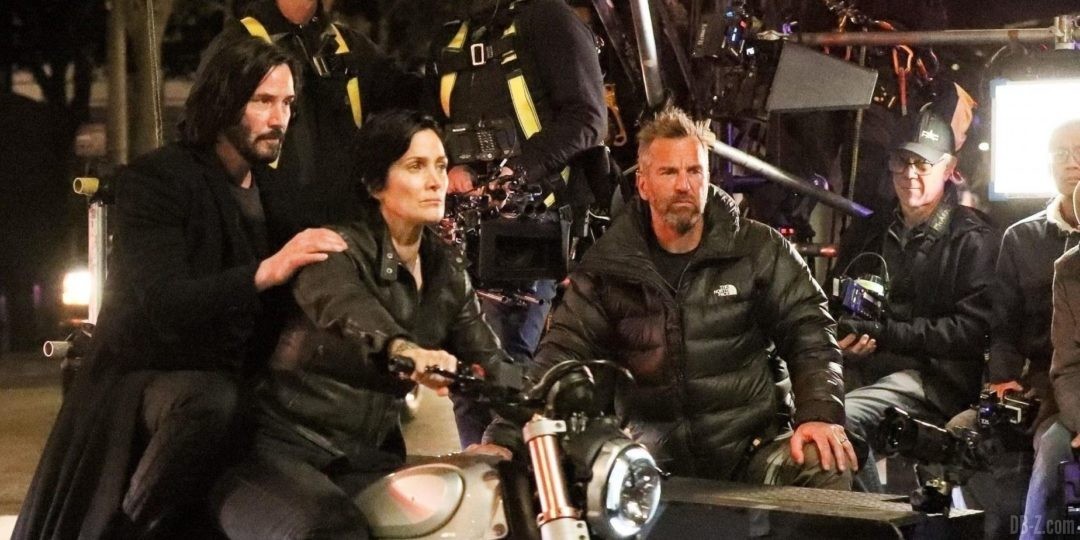 Keanu Reeves et Carrie Anne Moss en moto Matrix 4