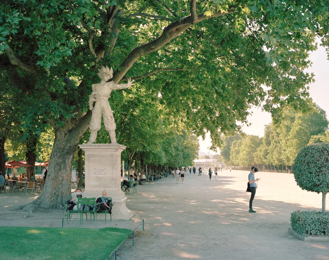 Statue Goku Paris