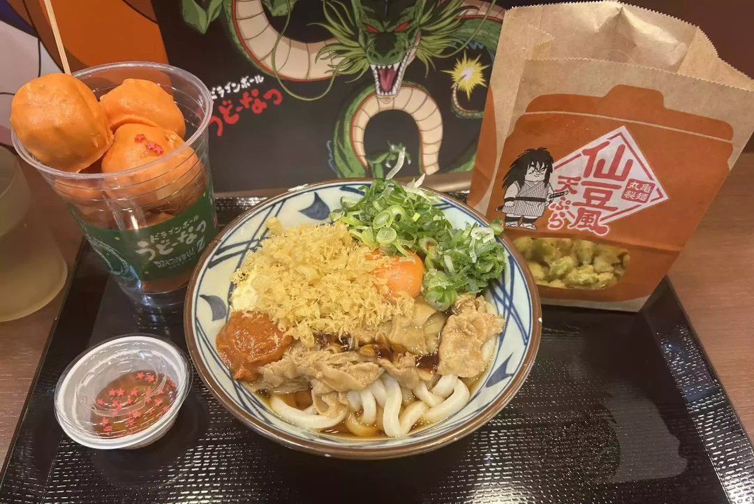 Menu Dragon Ball Z et la chaîne d’udon Marugame Seimen